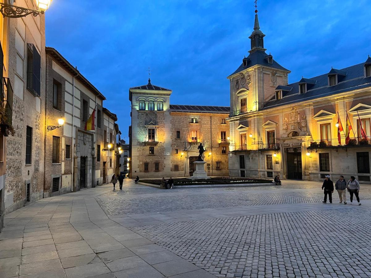 Apartment In Monumental Square Madrid Center Luaran gambar