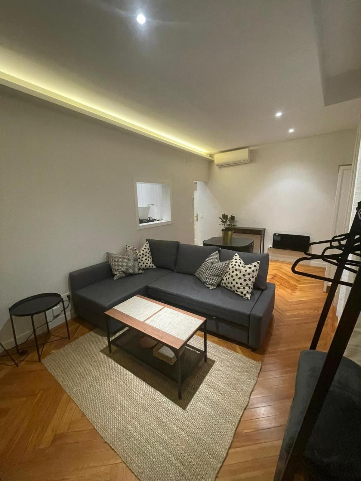 Apartment In Monumental Square Madrid Center Luaran gambar